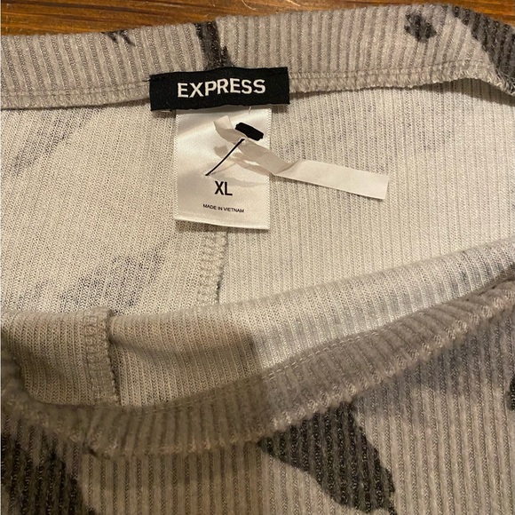 Express Ladies Printed Gray Ribbed High Waisted Flare Pants NWT Size XL - Picture 5 of 5